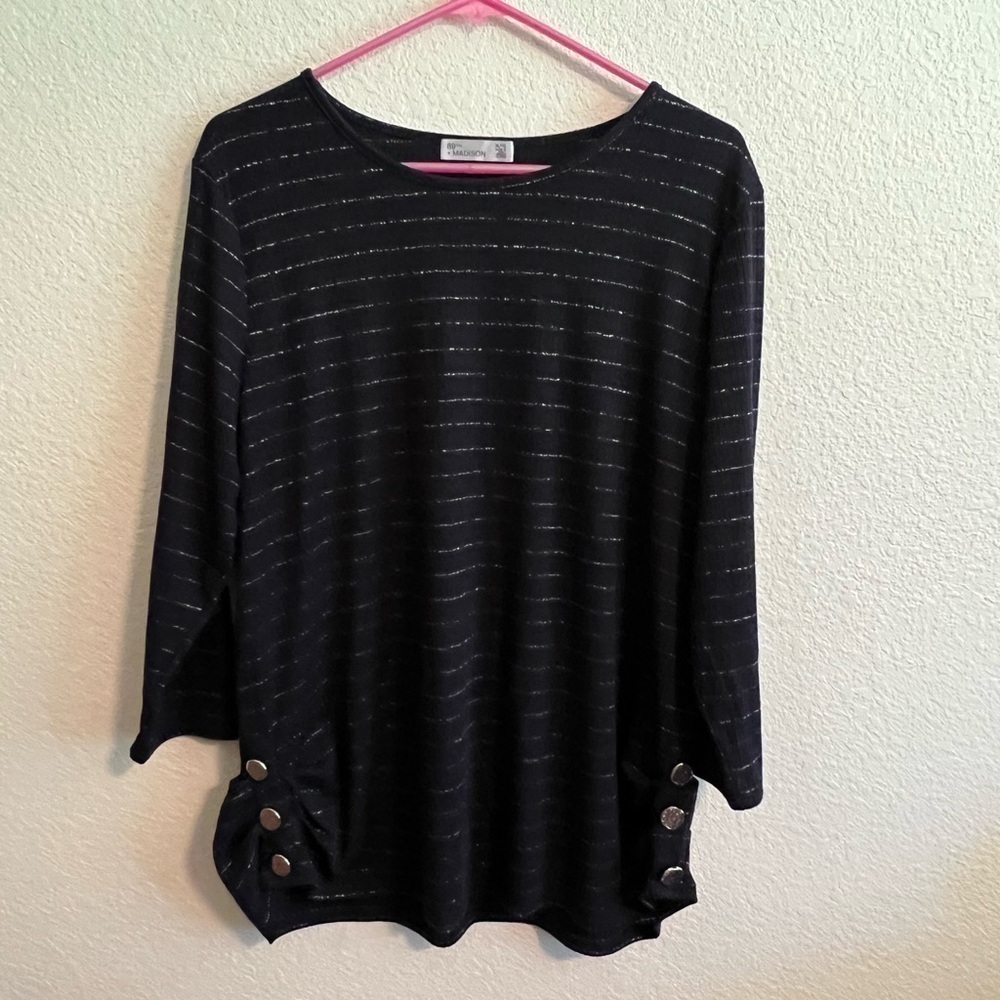 89th & Maddison Blue and Silver Top Size XL